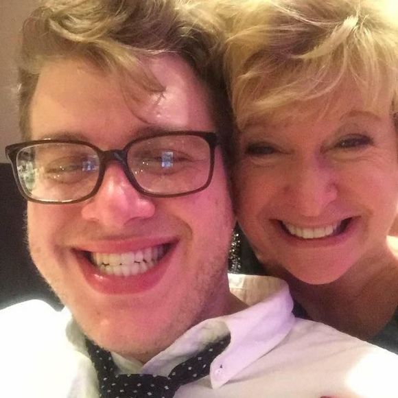 Meet your Posher, Debbie - Picture 1 of 1